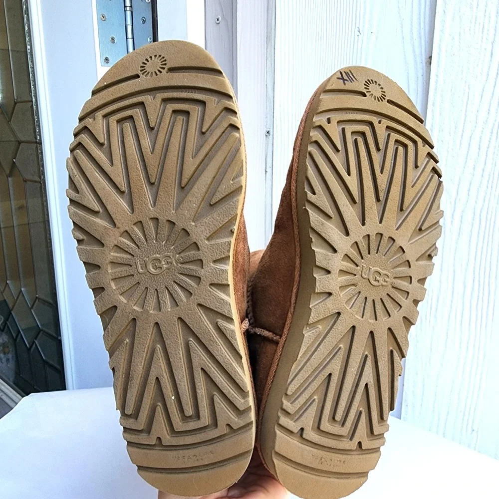 UGG Sz 8 Y2K Chestnut Suede Classic Short Boots Retro Early 2000s Scandinavian